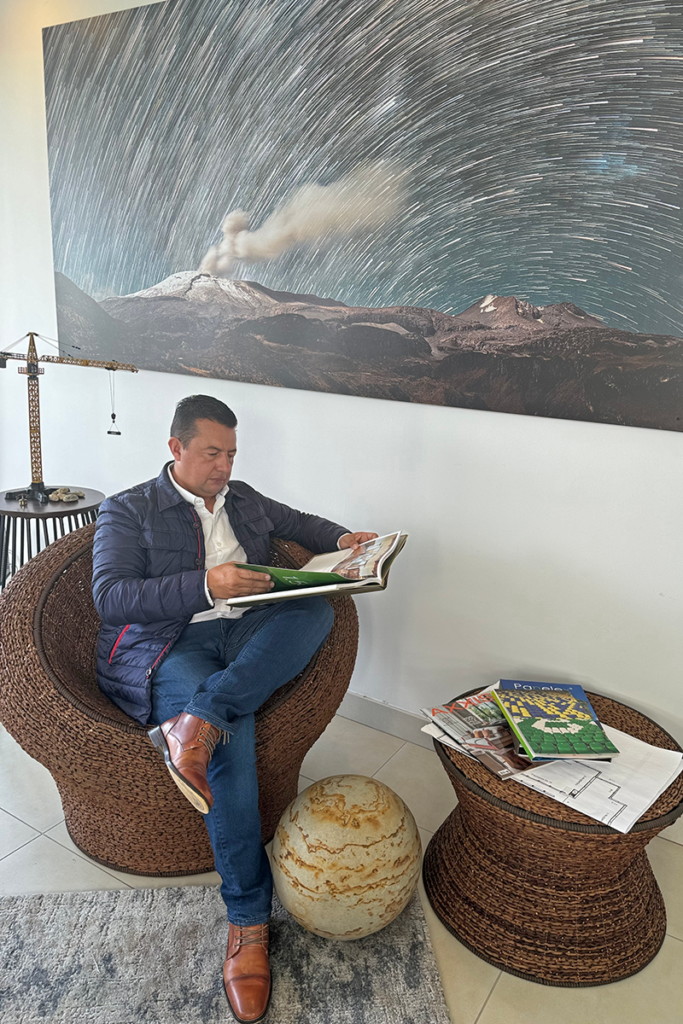 Arq Mauricio Camargo