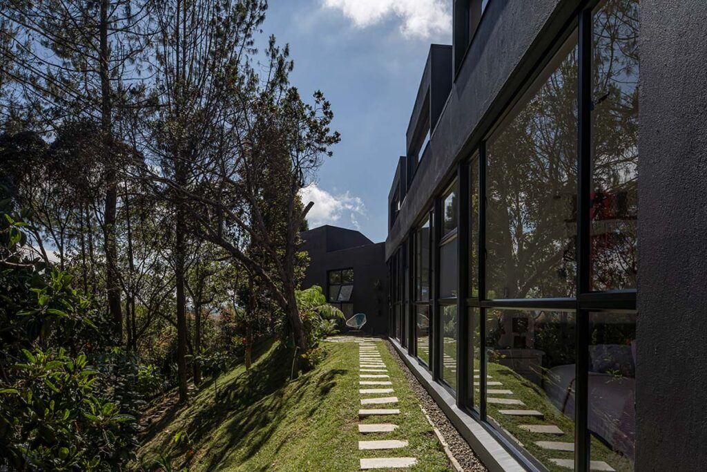 Arquitectura casa Medellín por la firma Toledo Estudio de Arquitectura. 