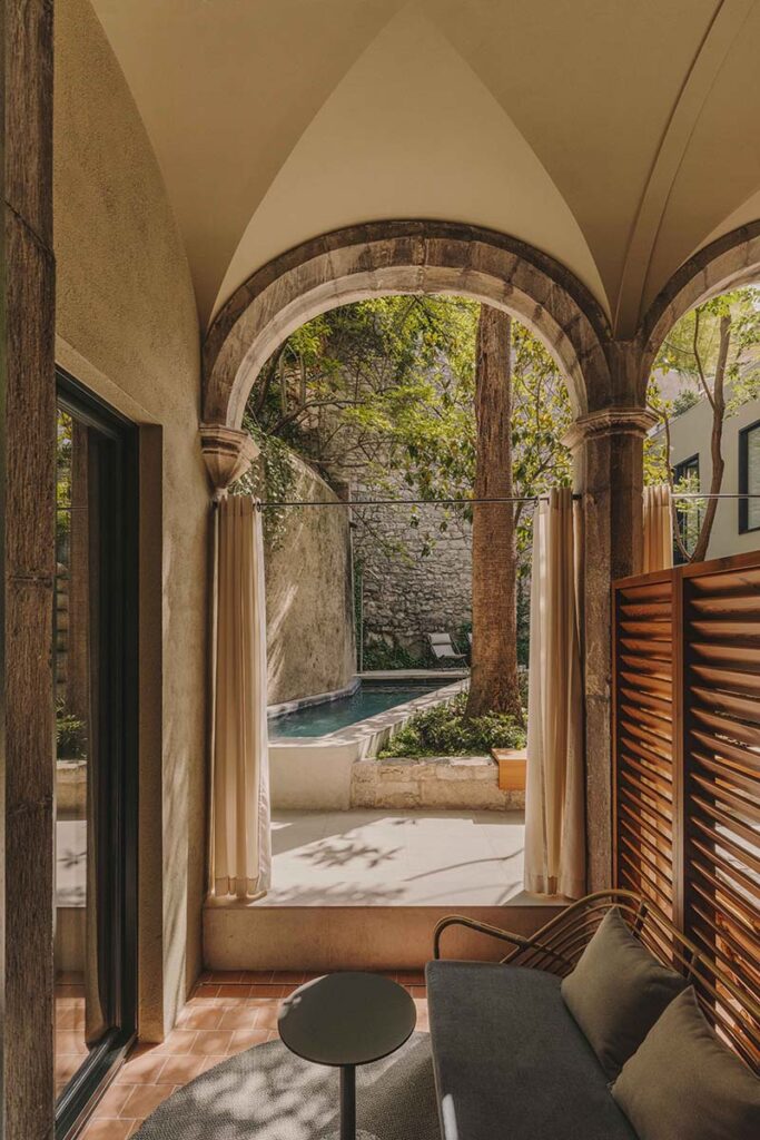 arquitectura hotel Palau Fugit