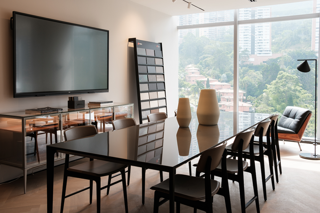 El túnel entrada showroom de Schaller en Medellín