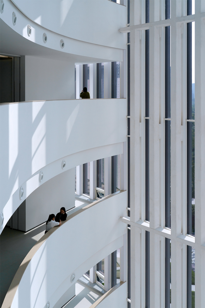 arquitectura edificio en vidrio
