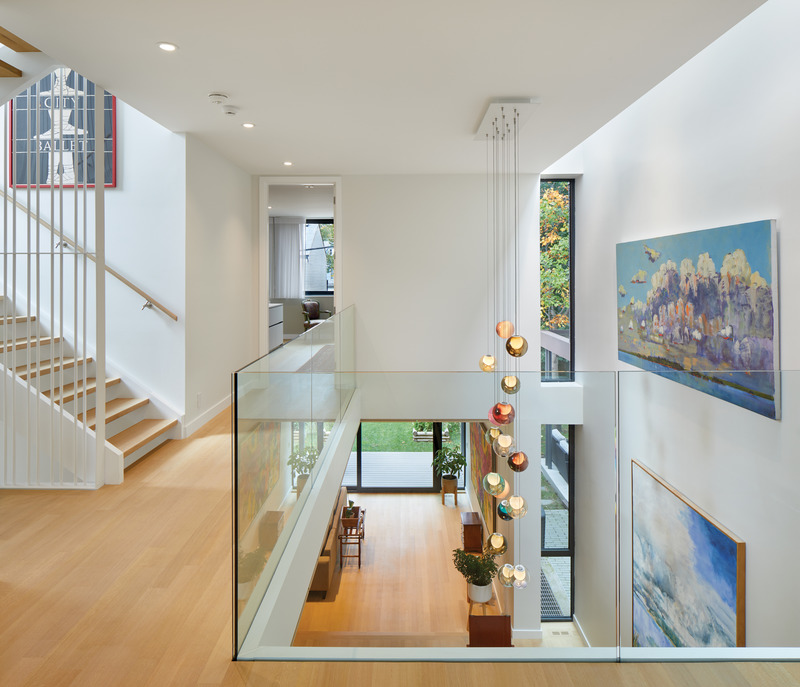 Press kit | 2941-05 - Press release | Robert Street Residences - Taylor Smyth Architects - Residential Architecture - Both houses are organized around a central skylit atrium with abundant natural light. - Photo credit: Tom Arban Photography Inc.